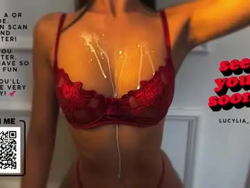 Chaturbate Nude Webcam of lucylia_