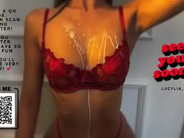 Chaturbate Live Sex Cam of lucylia_