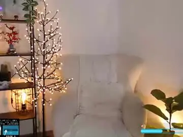 Chaturbate Live Sex Cam of lucylia_