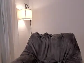 Chaturbate Live Sex Cam of mia_love__