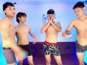 Chaturbate Live Sex Cam of chillbicrew