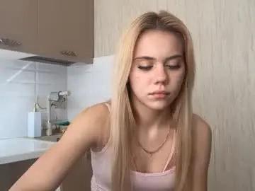 Chaturbate Live Sex Cam of kristifelicien