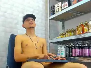 Chaturbate Live Sex Cam of lillian_lee1