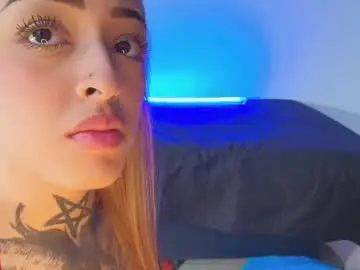 Chaturbate Live Sex Cam of farichell