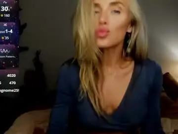 Chaturbate Live Sex Cam of theselina_kyle