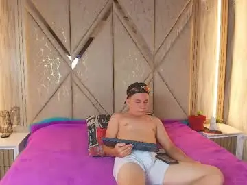 Chaturbate Sex Chat of michaell_twink