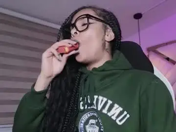 Chaturbate Nude Webcam of mia_gatesvg