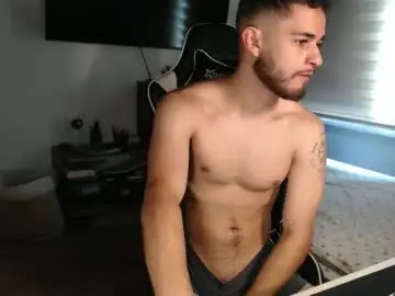 Chaturbate Live Sex Cam of massimo_santino