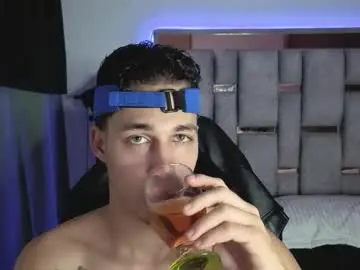 Chaturbate Sex Cam of orionblaze69_