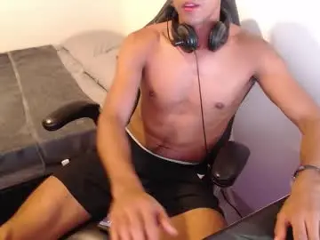 Chaturbate Live Sex Cam of simple_guyy