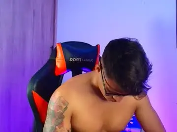 Chaturbate Free Live Porn of evan_greey