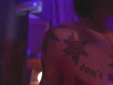 Chaturbate Live Sex Cam of deeptalkss_