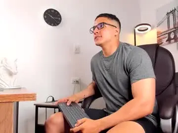 Chaturbate Live Sex Cam of dash_bukoski