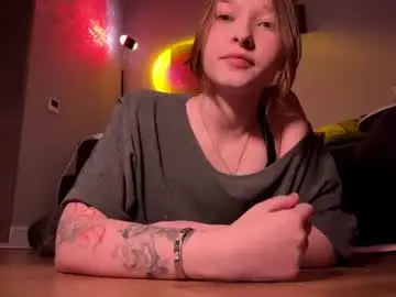 Chaturbate Live Sex Cam of lakiaeskuchen