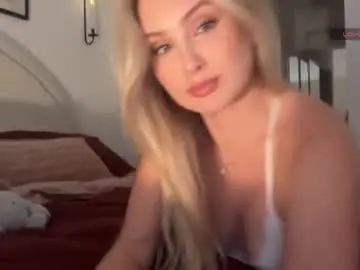 Chaturbate Live Sex Cam of bellaryderr