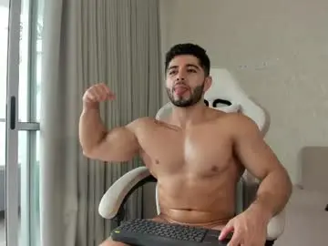 Chaturbate Live Sex Cam of thiago_moretti
