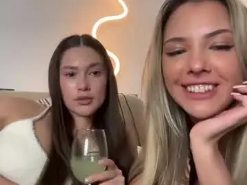 Chaturbate Live Sex Cam of ethel_alen