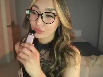 Chaturbate Nude Webcam of kira_404