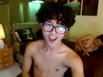Chaturbate Live Sex Cam of yourasiancarl