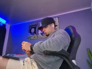 Chaturbate Watch Live Sex Cams of camiloalvarezzz3