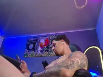 Chaturbate Best live sex cam show of camiloalvarezzz3