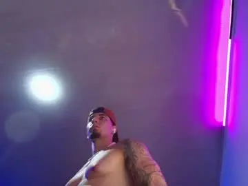 Chaturbate Watch Live Sex Cams of camiloalvarezzz3