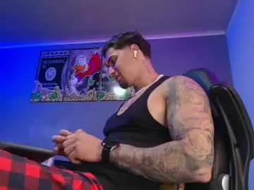 Chaturbate Live Sex Cam of camiloalvarezzz3