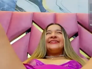 Chaturbate Live Porn of collegepawglovedaddy