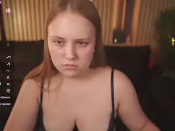 Chaturbate Live Sex Cam of crystallpaws_