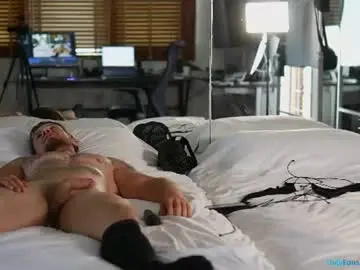 Chaturbate Free Porn Cam of bella_john_grey