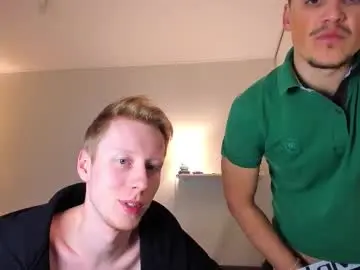 Chaturbate Live Porn of omg_pie