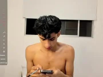 Chaturbate Nude Webcam of erick_velveth