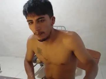 Chaturbate Sex Cam of maxi_dick33