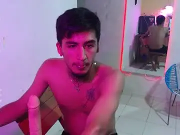 Chaturbate Free Porn Cam of maxi_dick33