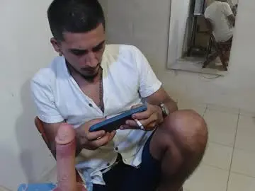 Chaturbate Free Porn Cam of maxi_dick33