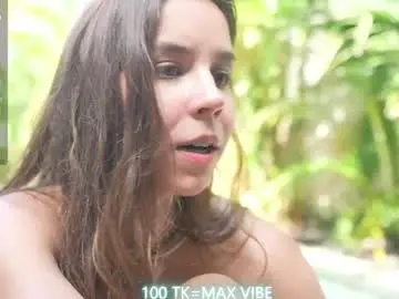 Chaturbate Free Live Porn of mon1_day