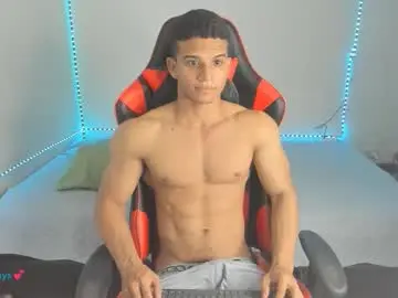 Chaturbate Nude Webcam of oliver_thompsson