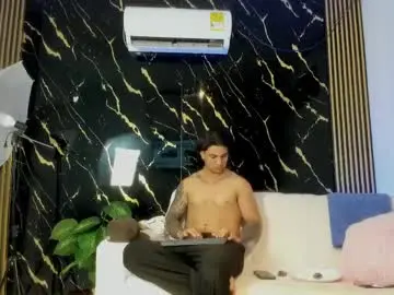 Chaturbate Free Porn Cam of mr_maximo