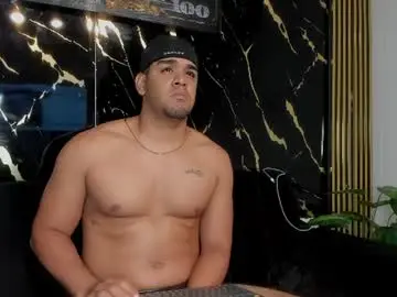Chaturbate Live Sex Cam of mr_maximo