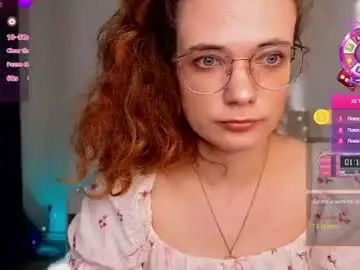 Chaturbate Live Sex Cam of pinky_piee_