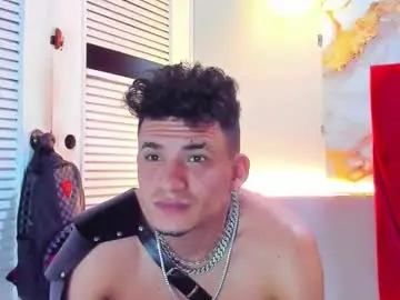 Chaturbate Live Sex Cam of danii_scot