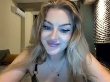 Chaturbate Adult Video Chat of hi_lina
