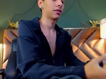 Chaturbate Nude Webcam of aiden_royce