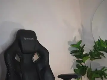 Chaturbate Free Porn Cam of thin_tommy11