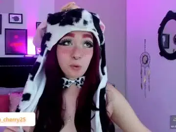 Chaturbate Best live sex cam show of leah_cherry