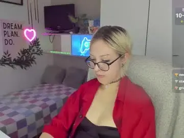 Chaturbate Live Sex Cam of starelli