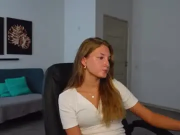 Chaturbate Live Sex Cam of agelina_summer