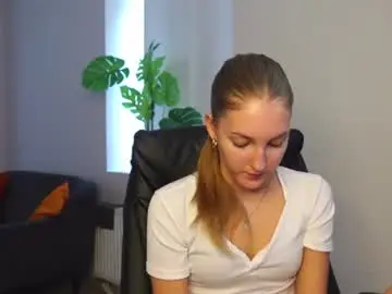 Chaturbate Live Sex Cam of agelina_summer