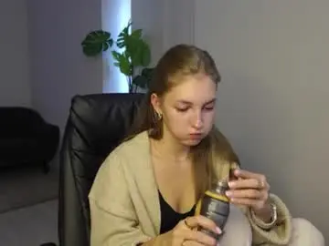 Chaturbate Live Porn of agelina_summer