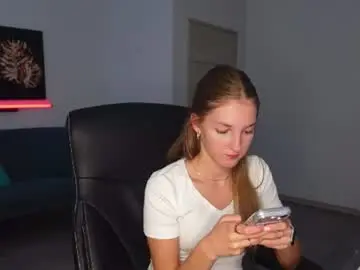 Chaturbate Free Porn Cam of agelina_summer